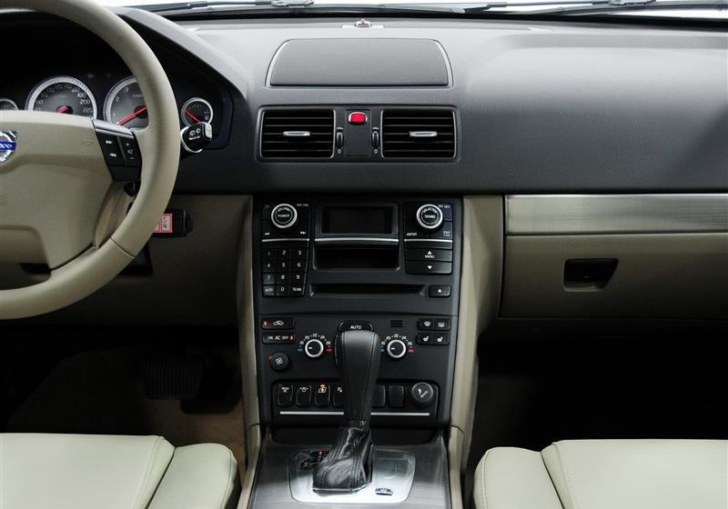 沃爾沃(進(jìn)口) 沃爾沃XC90 2012款 2.5T 北歐豪華版