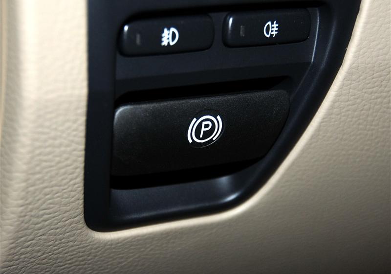 沃爾沃(進(jìn)口) 沃爾沃XC90 2012款 2.5T 北歐豪華版