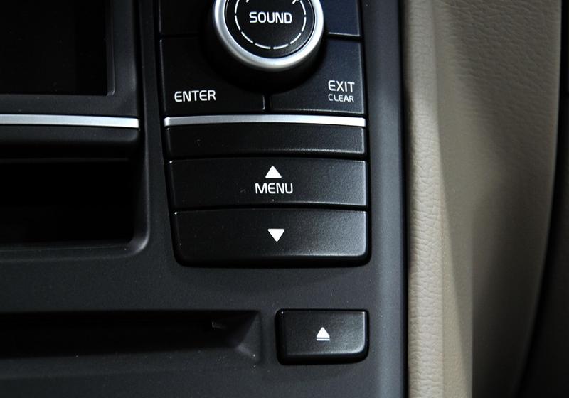 沃爾沃(進(jìn)口) 沃爾沃XC90 2012款 2.5T 北歐豪華版