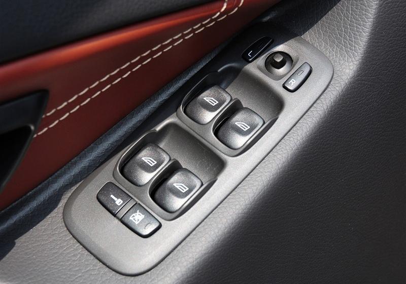 沃爾沃(進(jìn)口) 沃爾沃XC90 2011款 2.5T 北歐行政版