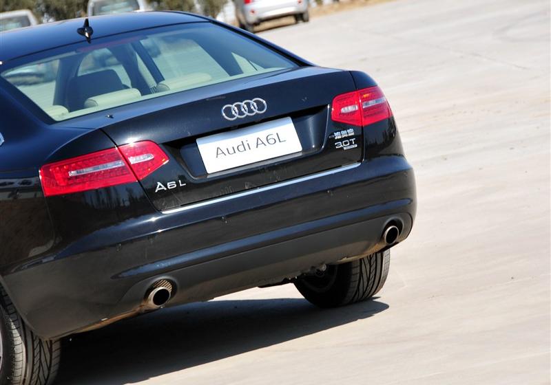 奧迪A6L  2011款 3.0 TFSI quattro 豪華型