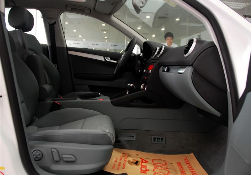 奧迪A3  2010款 Sportback 1.4T 豪華型