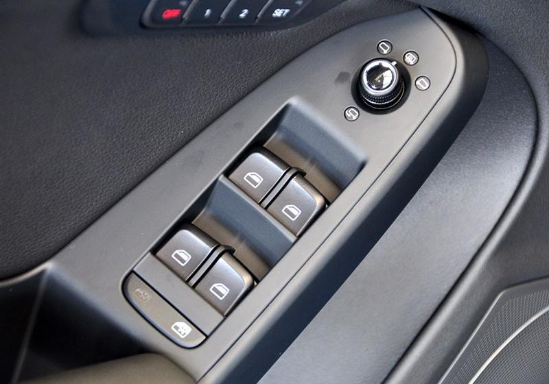 奧迪A5  2010款 2.0TSI Sportback 技術(shù)型