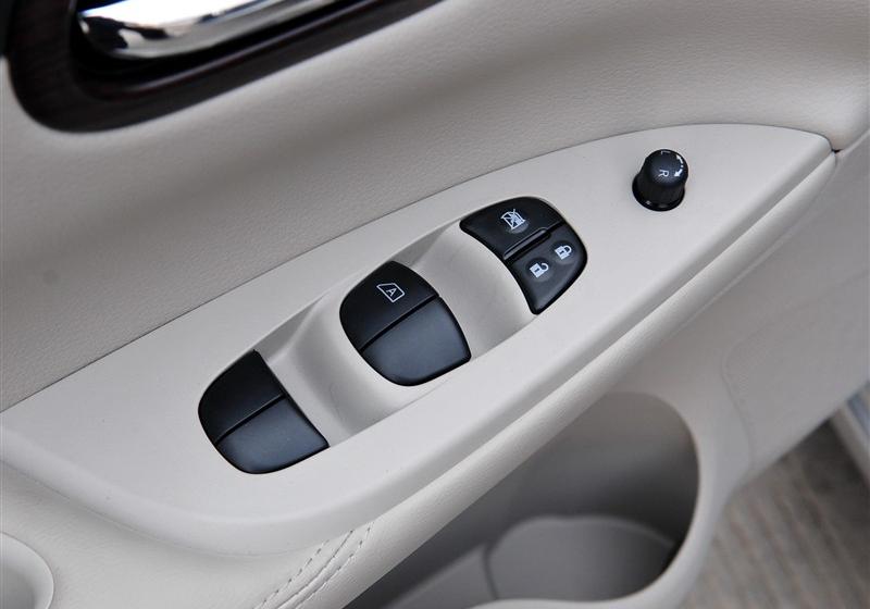 騏達  2011款 1.6 CVT豪華型