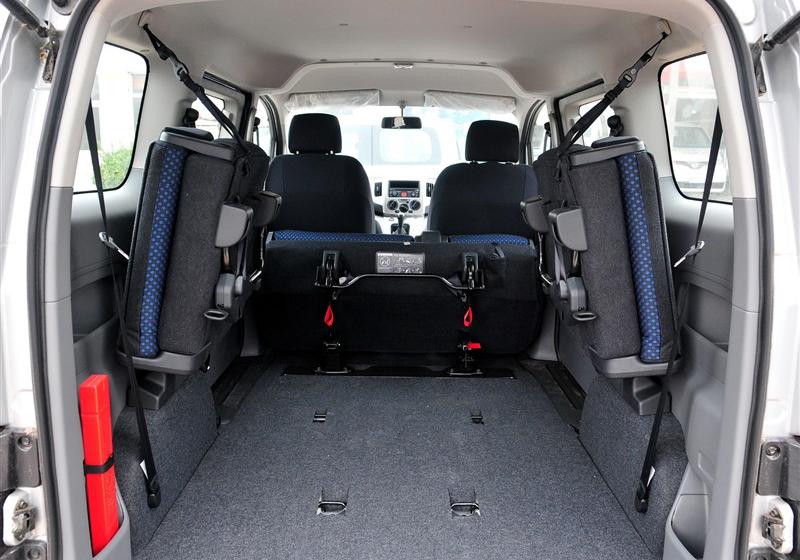 日產NV200  2011款 1.6 尊雅型 232座