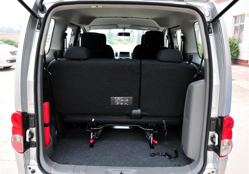 日產NV200  2011款 1.6 尊貴型 223座