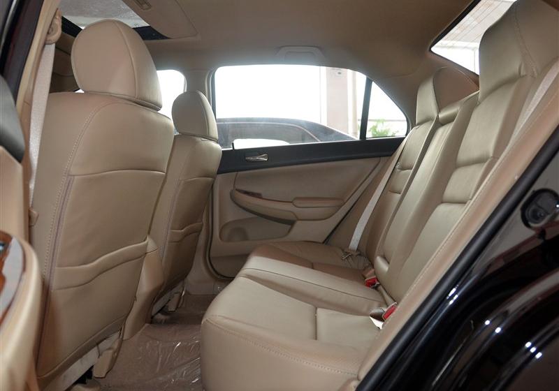 比亞迪F6  2011款 黃金版 1.8L MT尊享型