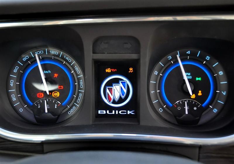 別克GL8  2011款 3.0L XT豪華商務旗艦版