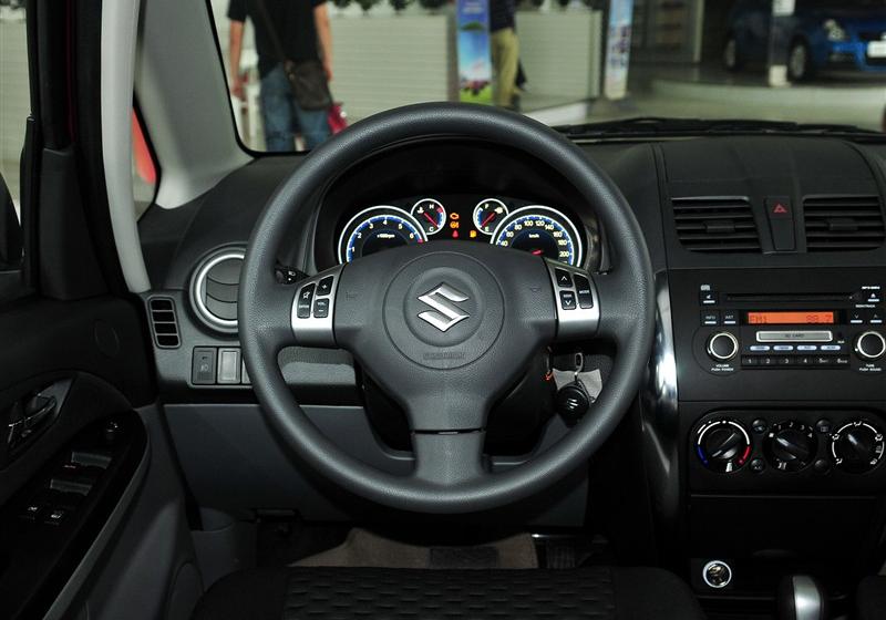 威麟V5  2012款 2.0L 4AT 豪華型