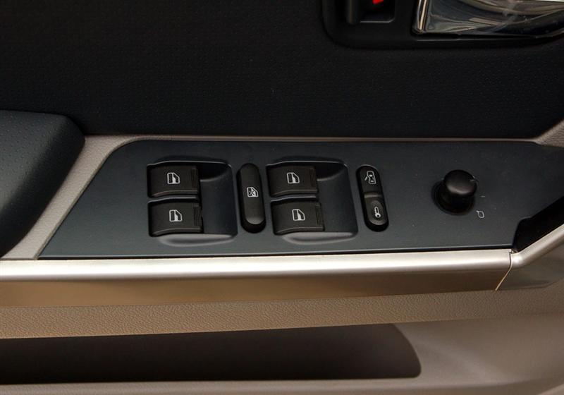 威麟X5  2010款 2.0T 四驅(qū)舒適型