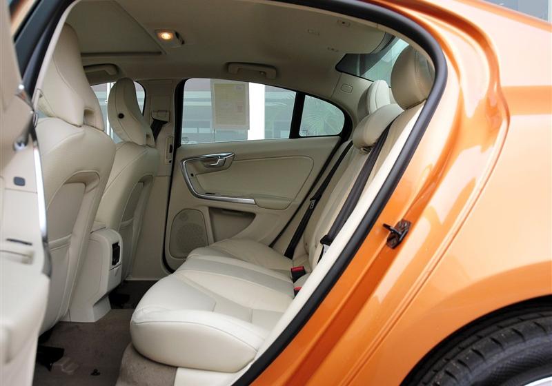 沃爾沃S60  2011款 2.0T 智雅版