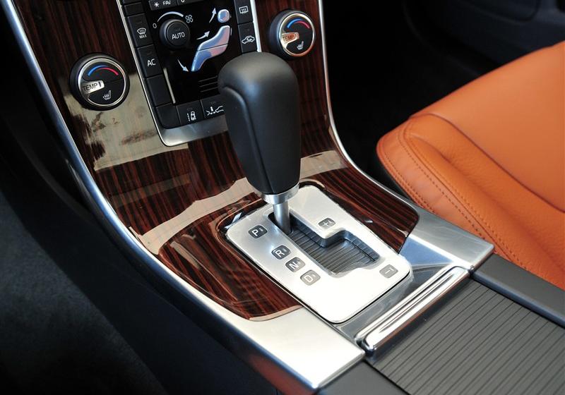 沃爾沃S60  2011款 3.0 T6 AWD 智尊版