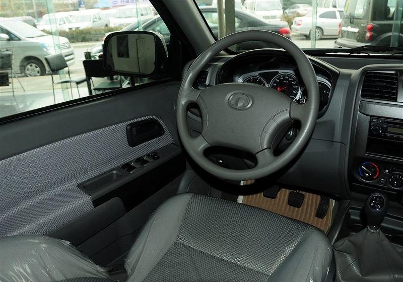 長(zhǎng)城汽車 風(fēng)駿3 2011款 2.4L公務(wù)版 豪華型 兩驅(qū)小雙排