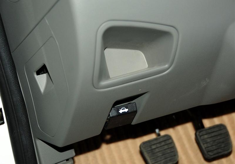 長(zhǎng)城汽車 風(fēng)駿3 2011款 2.4L公務(wù)版 豪華型 兩驅(qū)小雙排