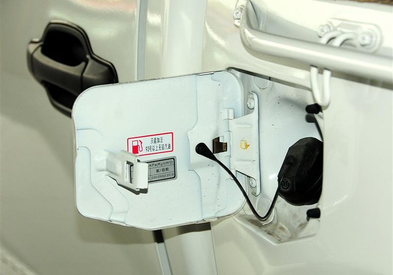 長(zhǎng)城汽車(chē) 風(fēng)駿3 2011款 2.4L公務(wù)版 豪華型 兩驅(qū)小雙排