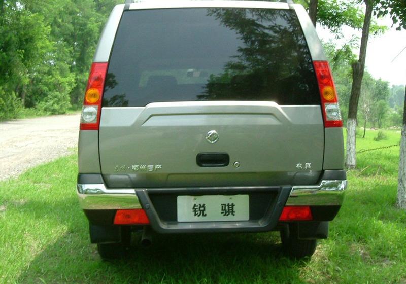 鄭州日產(chǎn) 銳騏多功能車 2010款 2.4L汽油兩驅(qū)標準型ZG24