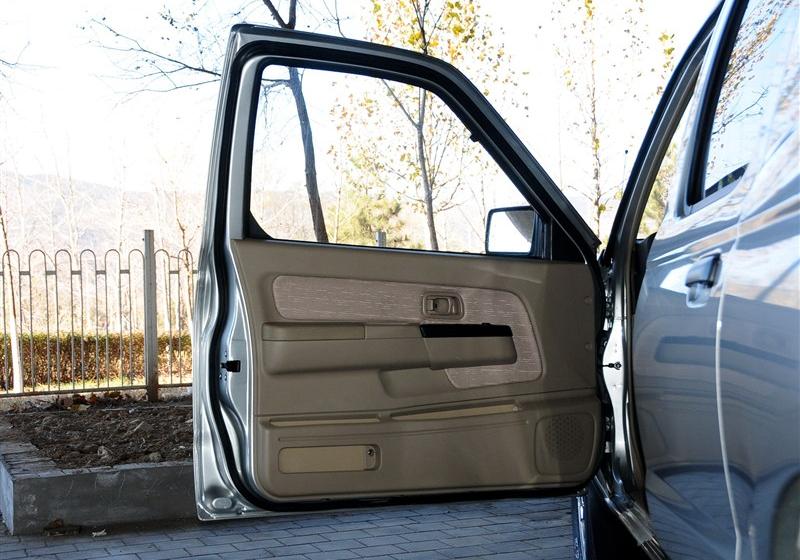 鄭州日產 銳騏多功能車 2010款 2.4L汽油兩驅豪華型ZG24