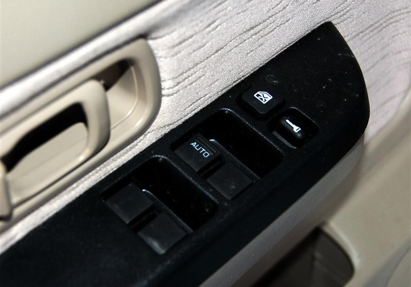 鄭州日產 銳騏多功能車 2010款 2.4L汽油兩驅豪華型ZG24