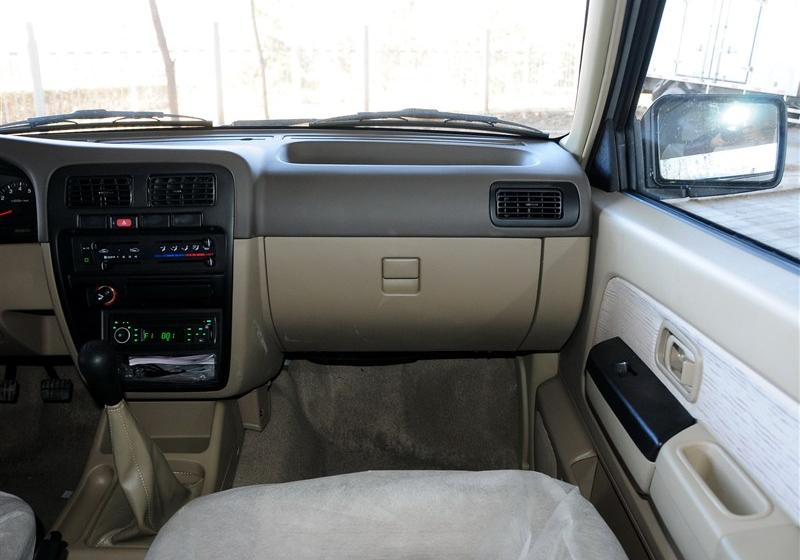 鄭州日產(chǎn) 銳騏多功能車(chē) 2010款 2.4L汽油兩驅(qū)豪華型ZG24