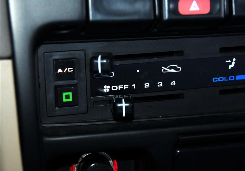 鄭州日產(chǎn) 銳騏多功能車 2010款 2.4L汽油兩驅(qū)豪華型ZG24