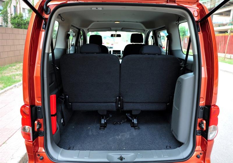 日產NV200  2010款 1.6 尊貴型 232座