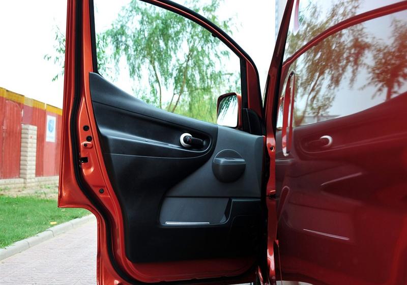 日產(chǎn)NV200  2010款 1.6 尊貴型 232座