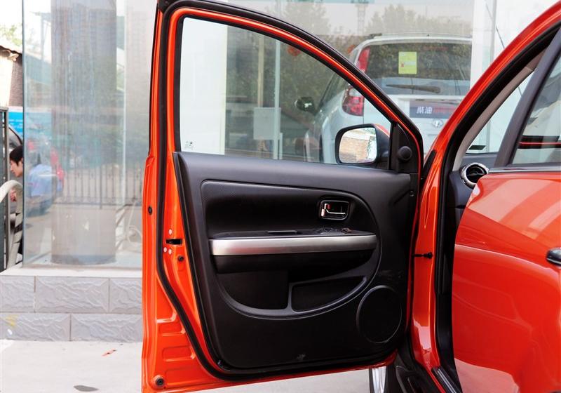 哈弗M4  2012款 1.5L 兩驅(qū)豪華型