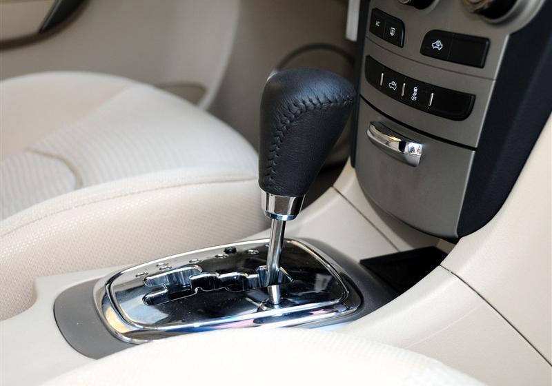 奇瑞A3  2012款 三廂 1.6CVT 進取型