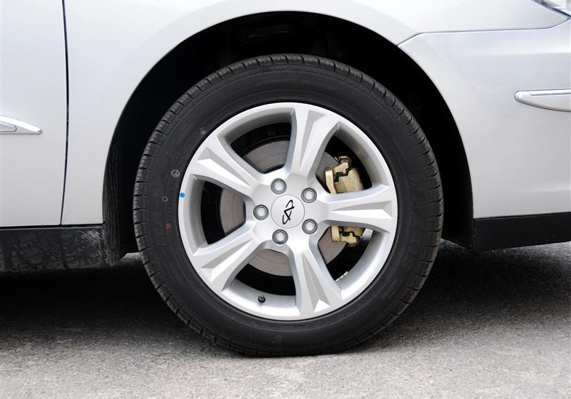 奇瑞A3  2012款 三廂 1.6CVT 進取型