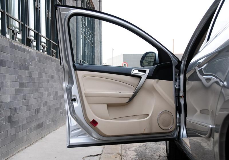 奇瑞A3  2012款 三廂 1.6CVT 進取型