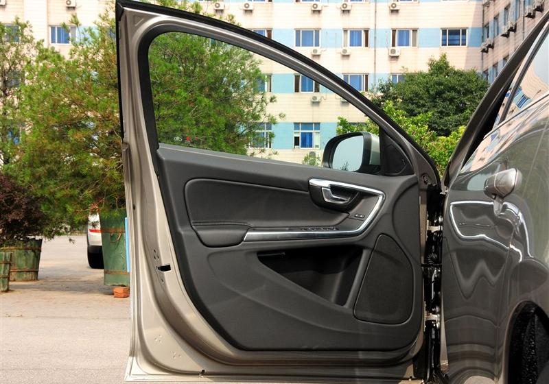 沃爾沃V60  2013款 2.0T T5 舒適版