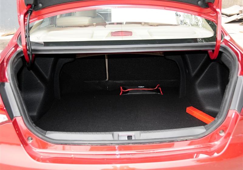 長(zhǎng)城C30  2012款 1.5 手動(dòng)智能起停版