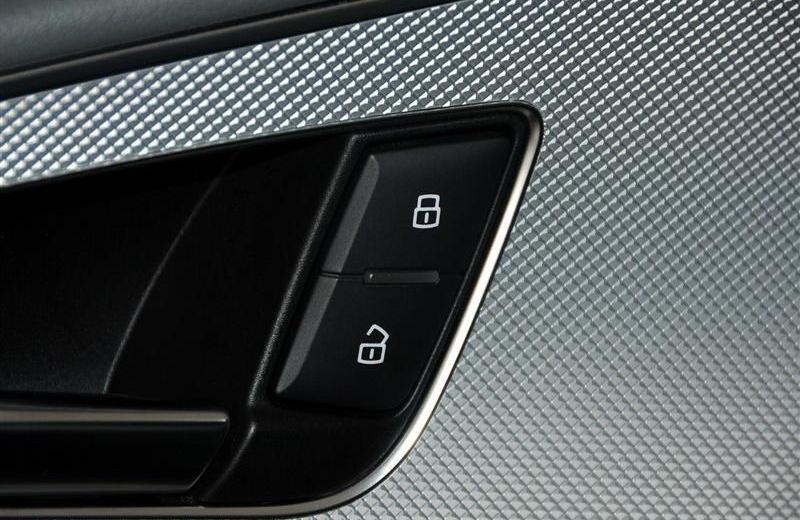 2012款 30 FSI 技術型