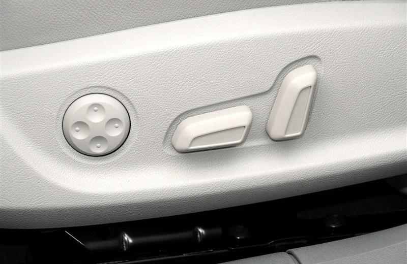 2012款 30 FSI 舒適型