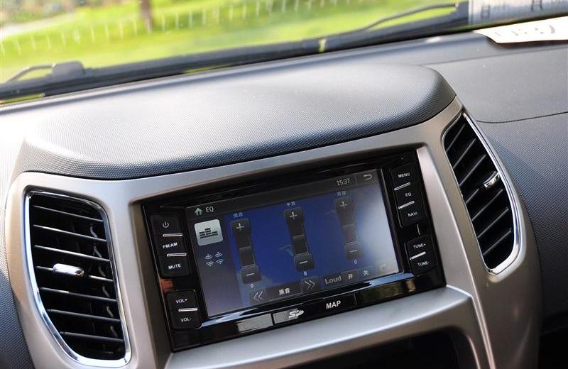 2012款 1.5L 兩驅(qū)豪華型