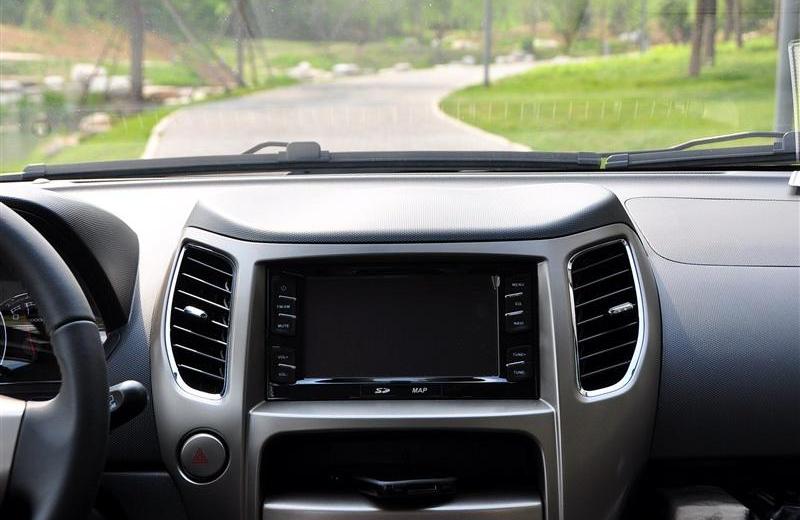 2012款 1.5L 兩驅豪華型