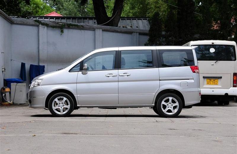 2012款 2.0 自動豪華型 7座