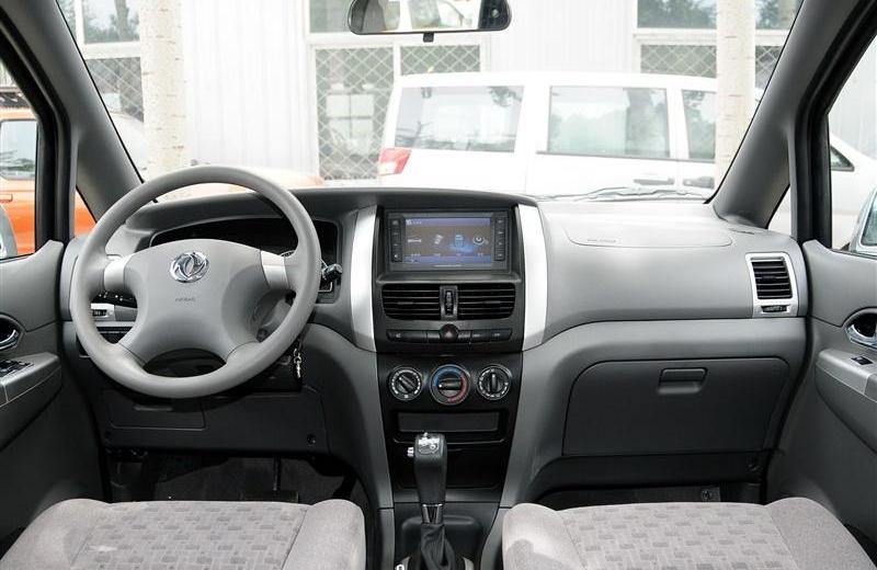 2012款 2.0 自動豪華型 7座