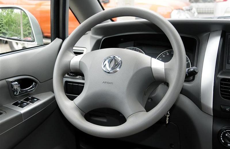 2012款 2.0 自動豪華型 7座