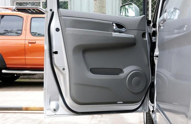 2012款 2.0 自動豪華型 7座