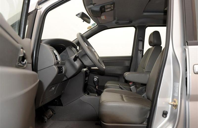 2012款 2.0 自動旗艦型 7座