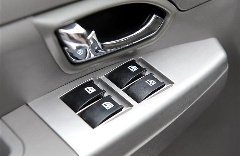 2012款 2.0 自動旗艦型 7座