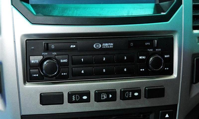 2012款 2.4 汽油自動四驅天窗版