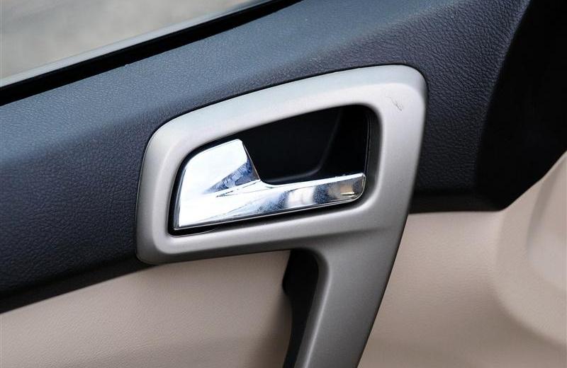 2012款 三廂 1.6CVT 進(jìn)取型