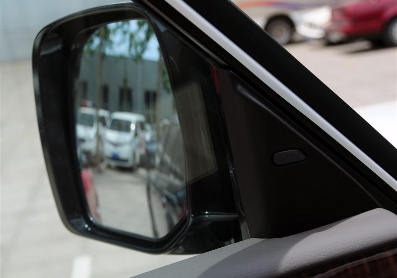 2012款 5.6 V8旗艦版