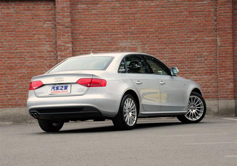 2012款 2.0 TFSI 自動(dòng)運(yùn)動(dòng)型