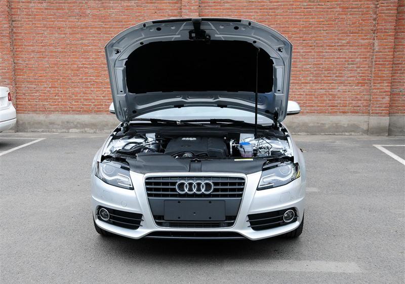 2012款 2.0 TFSI 自動(dòng)運(yùn)動(dòng)型