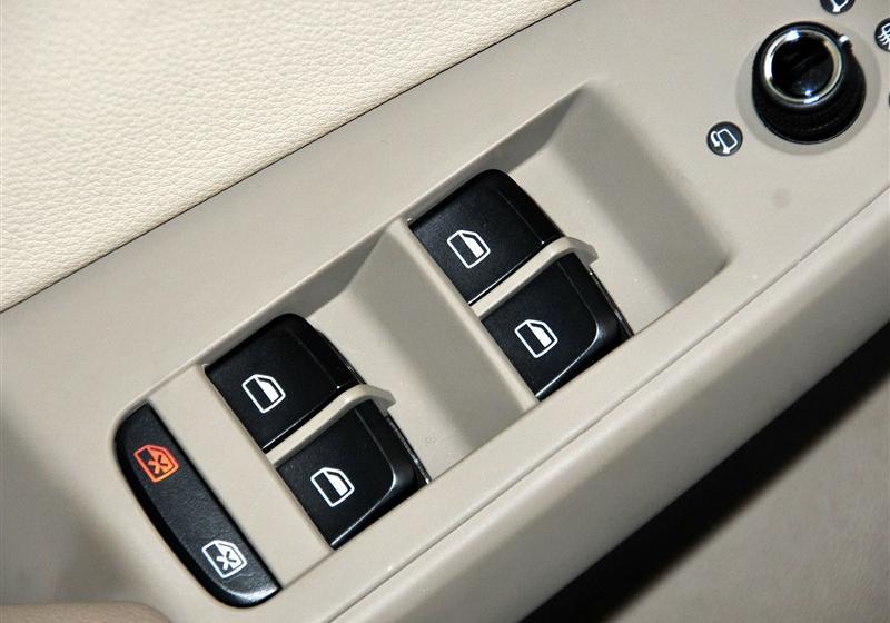 2012款 2.0 TFSI 自動技術型