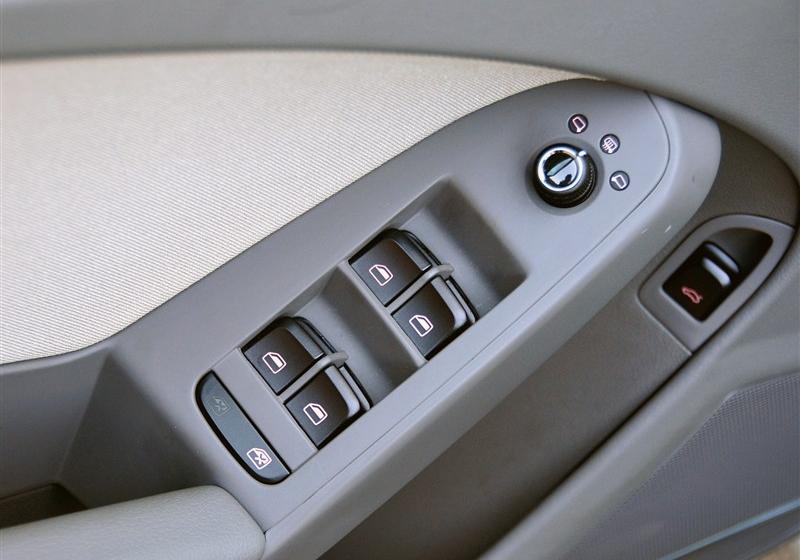 2012款 1.8 TFSI 自動舒適型