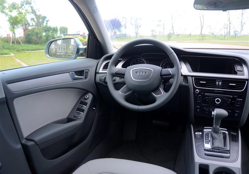 2013款 30 TFSI 自動舒適型